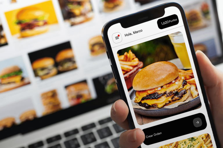 Cliente visualizando hamburguesa en app con puntos acumulados